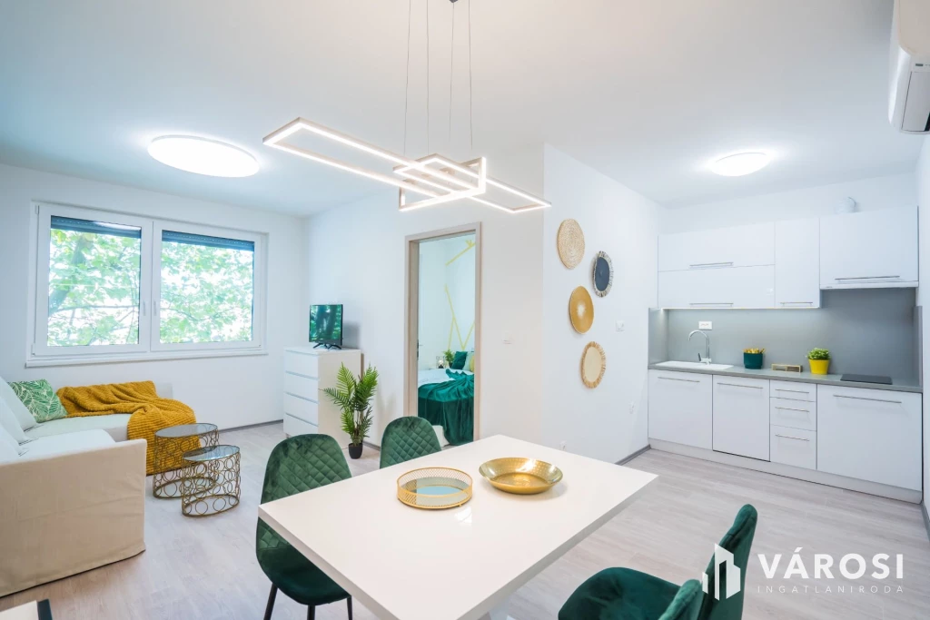 c3-1-name c2-19-name, Siófok, Belváros