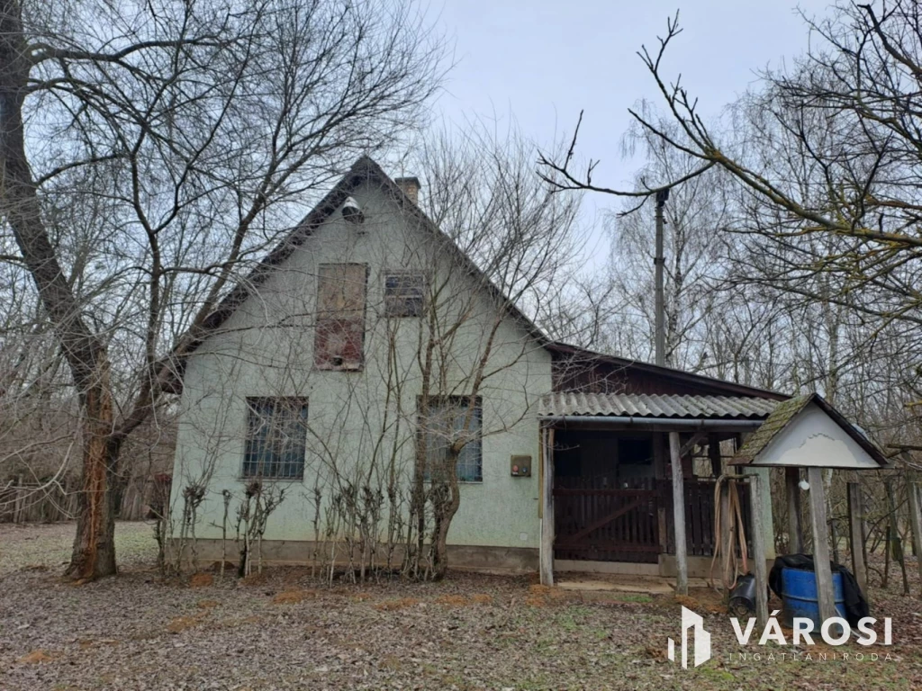 Eladó tanyaként hasznosítható ház és mezőgazdasági terület