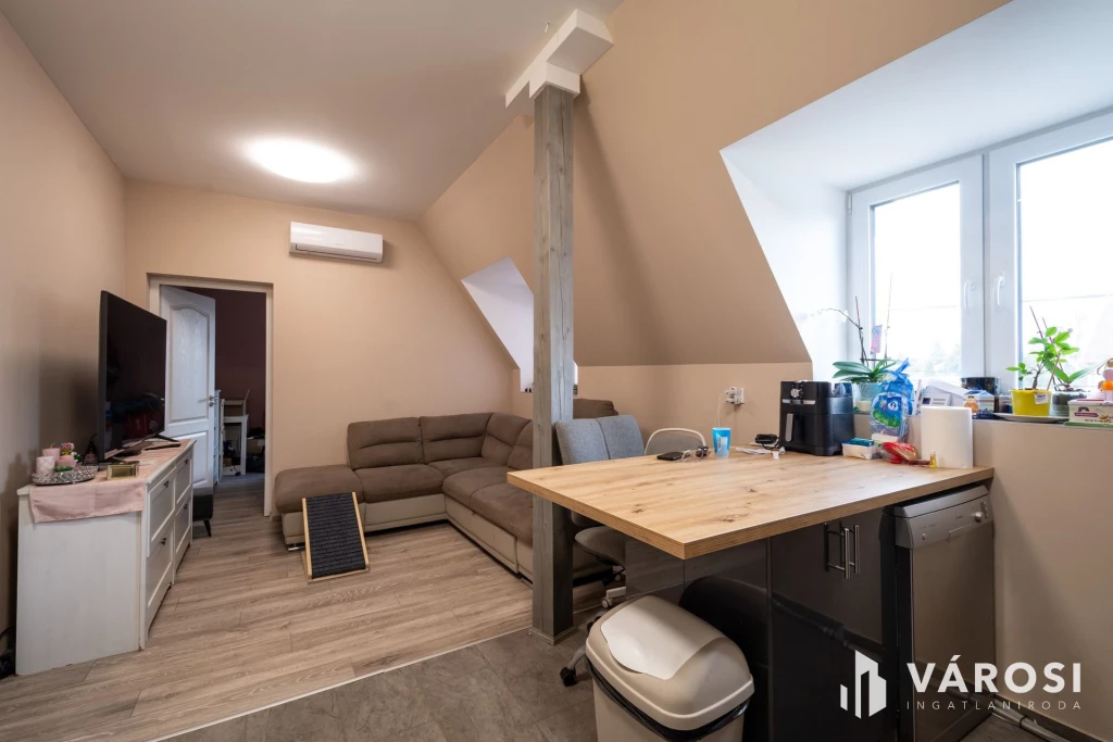 For sale brick flat, Göd, Központ