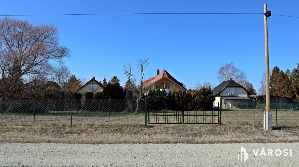 Balatonkeresztúron építési telek!