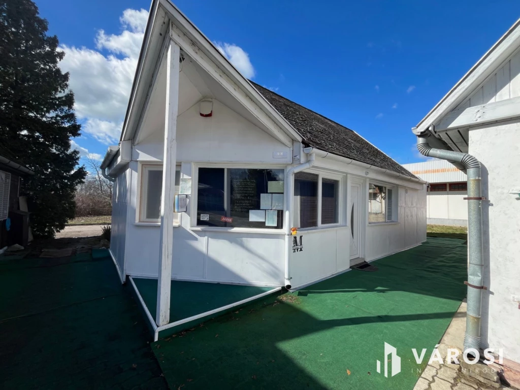 Balatonparti vendéglátó egység