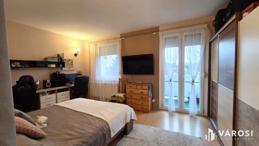 EGY LAKÁS, HÁROM  LEHETŐSÉG A VEZÉR LAKÓTELEPEN-Debrecen!