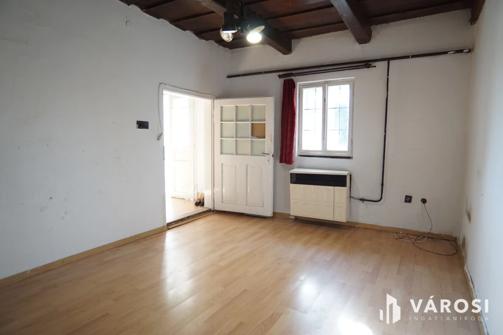 Zalakaroson családi kis családi ház kis udvarral