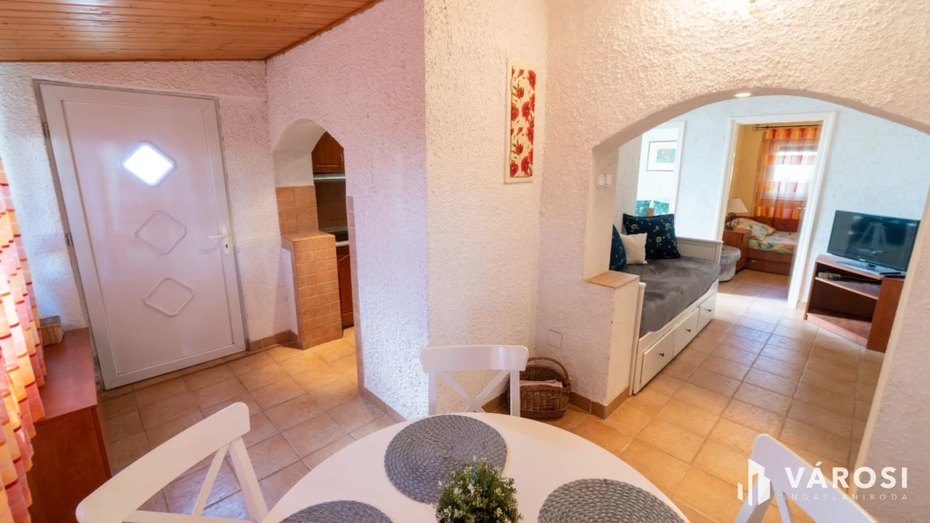 c3-1-name c2-2-name, Siófok, Sóstó