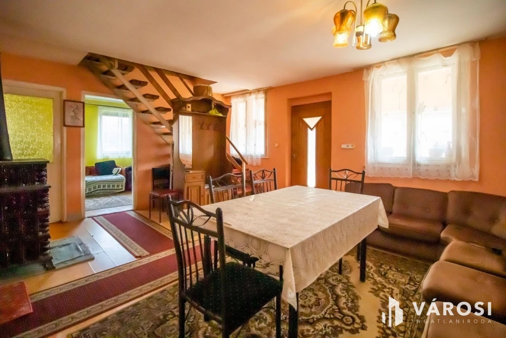 Eladó velencei családi ház csendes helyen