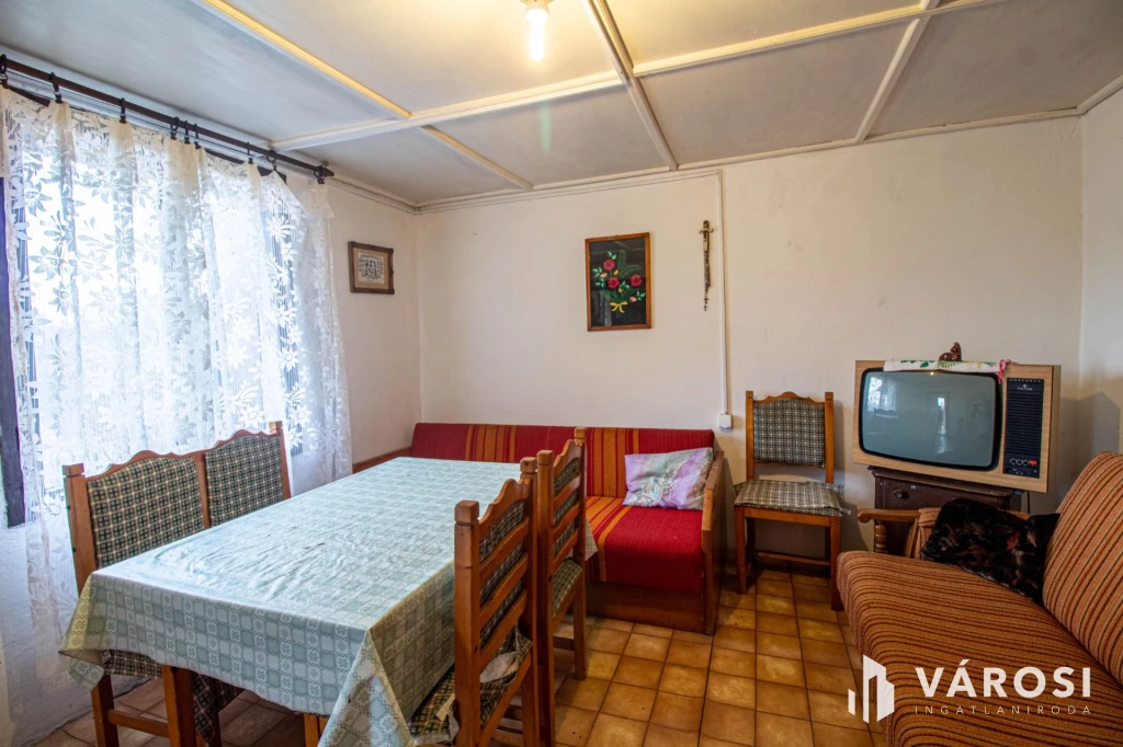 Kellemes, szomszédmentes kis zártkerti ingatlan