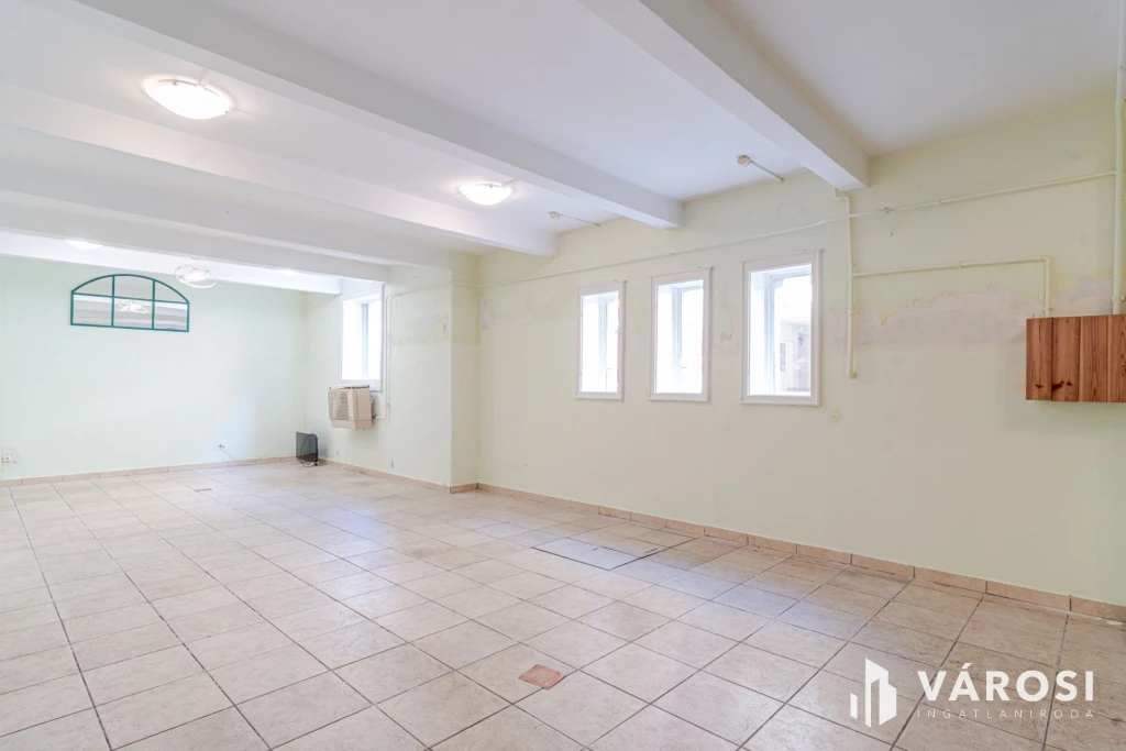 c3-2-name c2-69-name, Szeged, Szeged Belváros