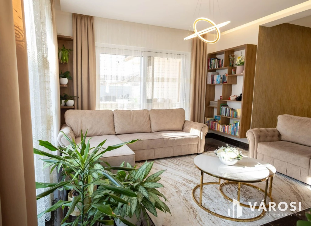 Gyönyörű pallagi ház jó környéken eladó