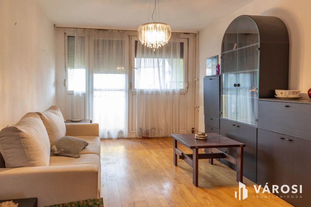 Jó állapotú I emeleti panel lakás a Budrión