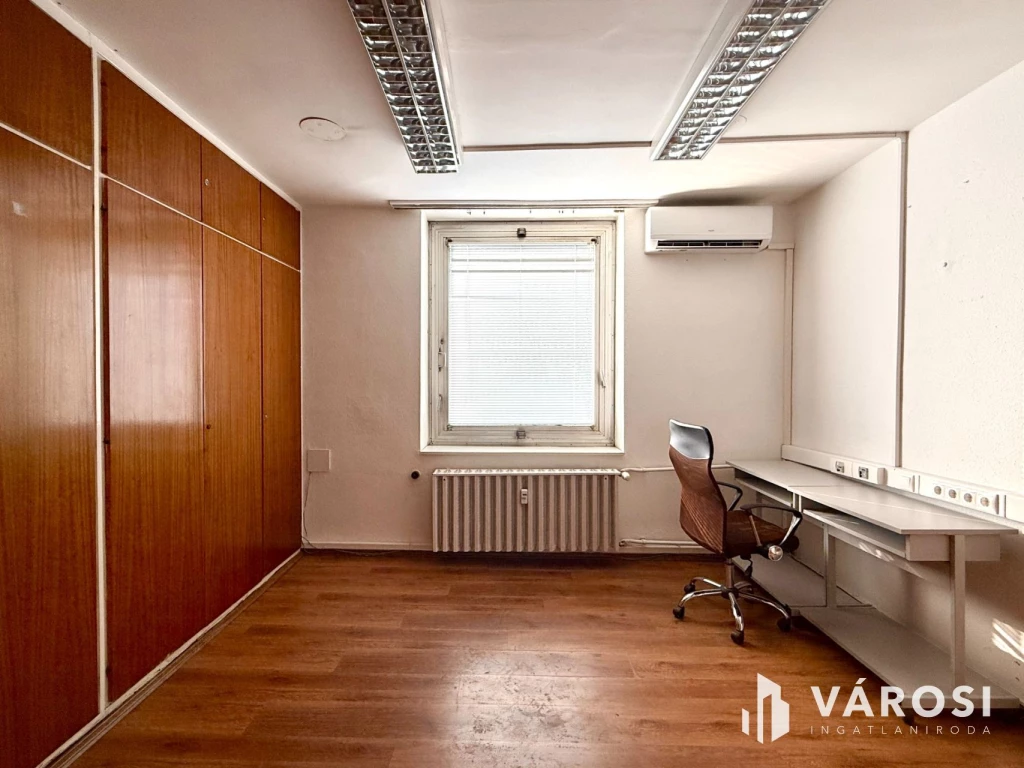 Belvárosi iroda kedvező áron kiadó