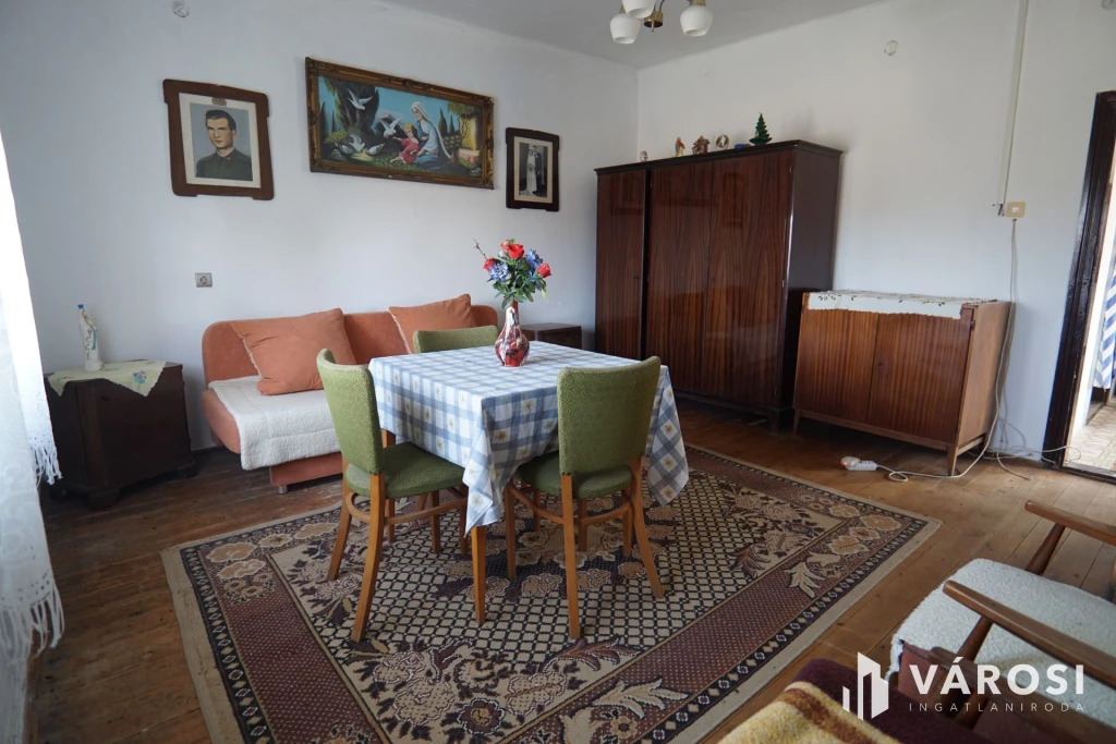 Természetközeli, szomszédmentes családi ház Bucsután!