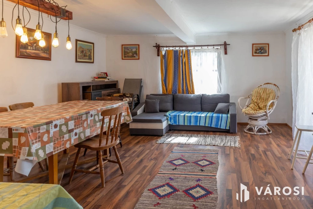 Két felújított ház egy telken Békéscsaba Nagyréten