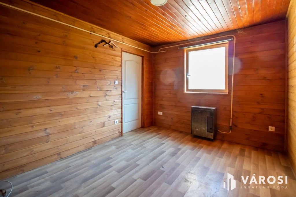 Eladó velencei családi ház csendes helyen