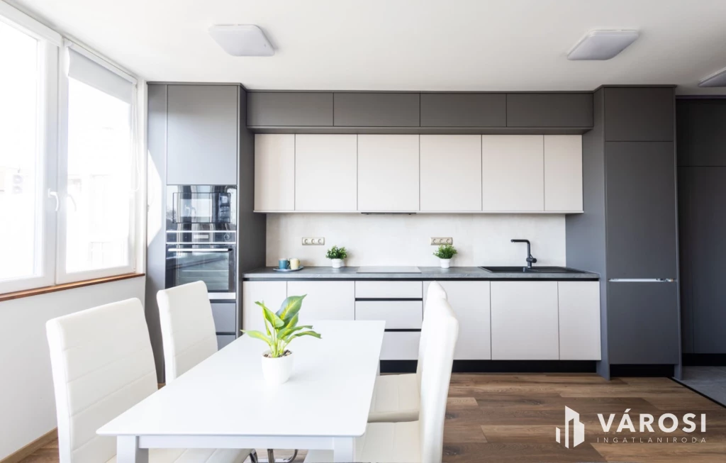 Gyönyörű belvárosi lakás a szökőkútnál