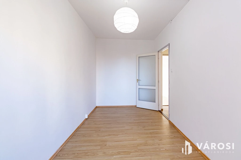 Rákospalotán a Szent Korona útján, panellakás eladó