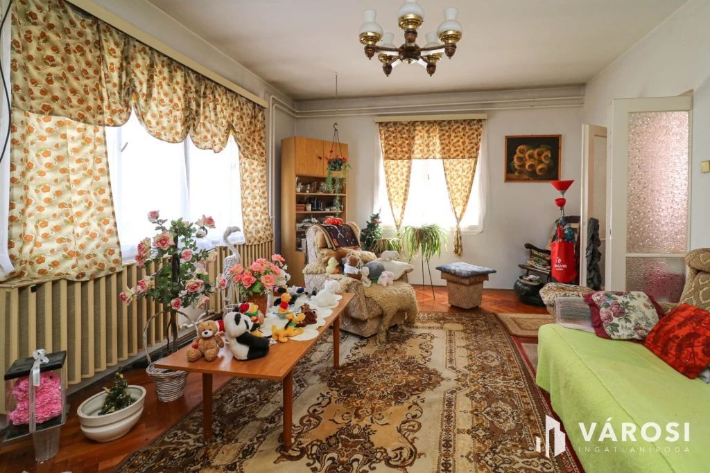 Felújítandó családi ház eladó