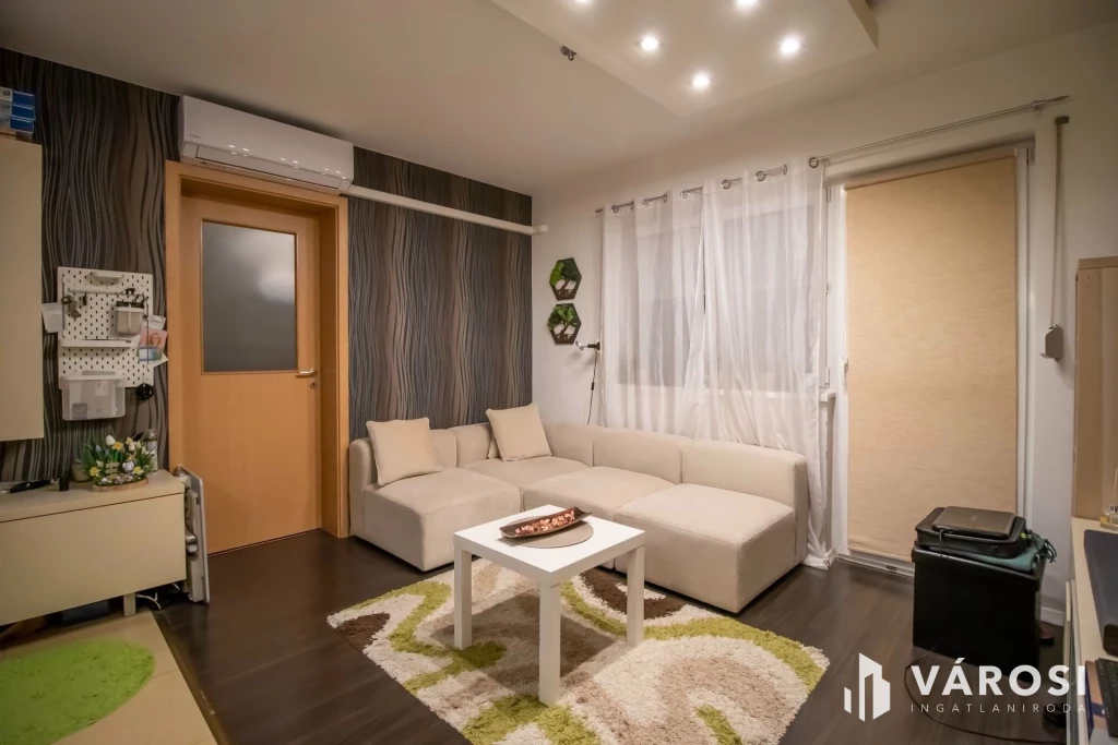 Korszerű 4 szobás téglalakás Palotavárosi a tavaknál