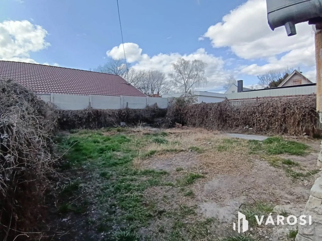 Dömsödön felújitást igényló családi ház eladó jó áron!