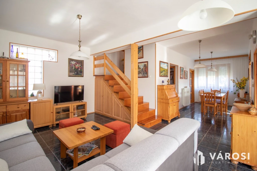 Kiváló állapotú, hőszigetelt, otthonos családi ház