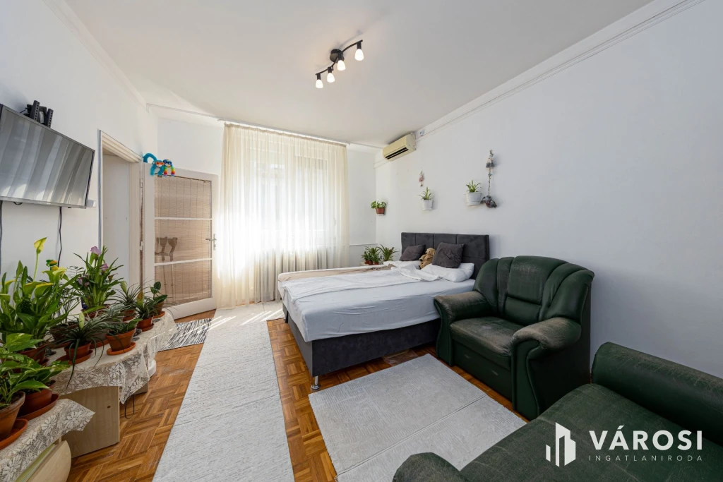 Liget melletti téglalakás