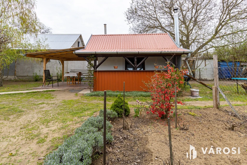 Művelés alól kivont zártkert, Szentmártonkátán eladó