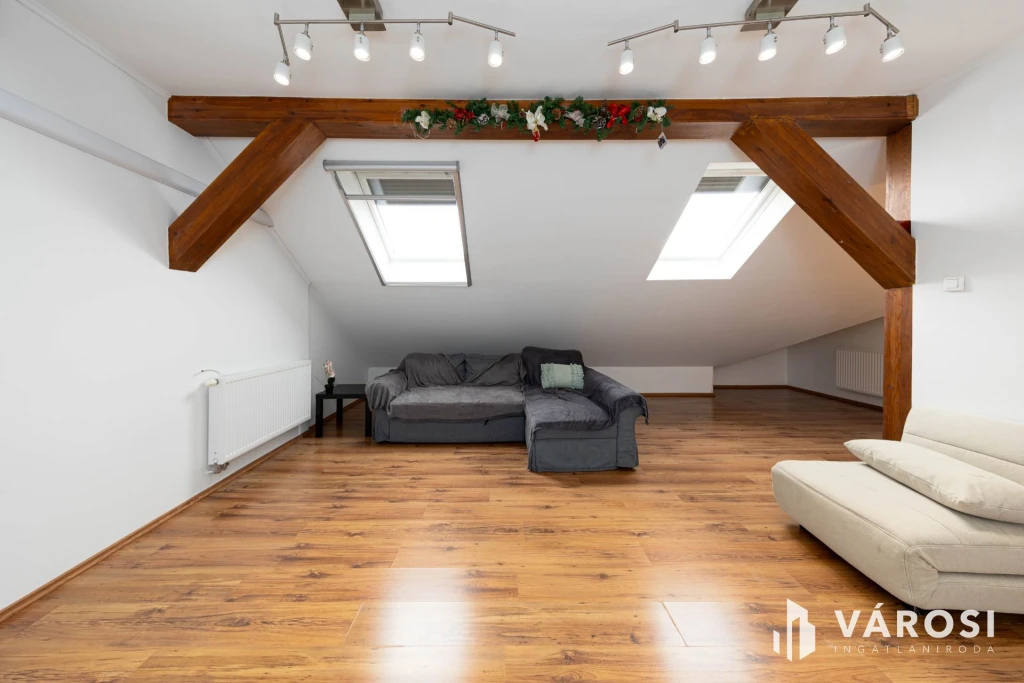 Belső 2 szint vagy 2 külön lakás