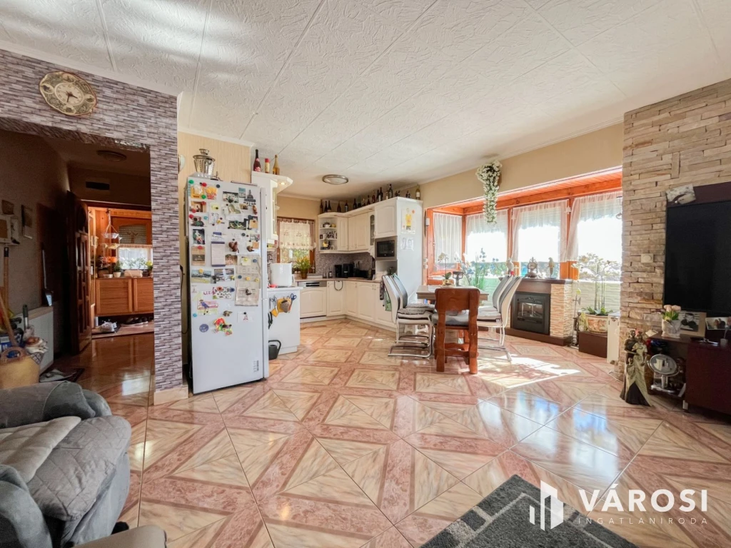 Panorámás kilátás bővítési lehetőséggel Ürömön!