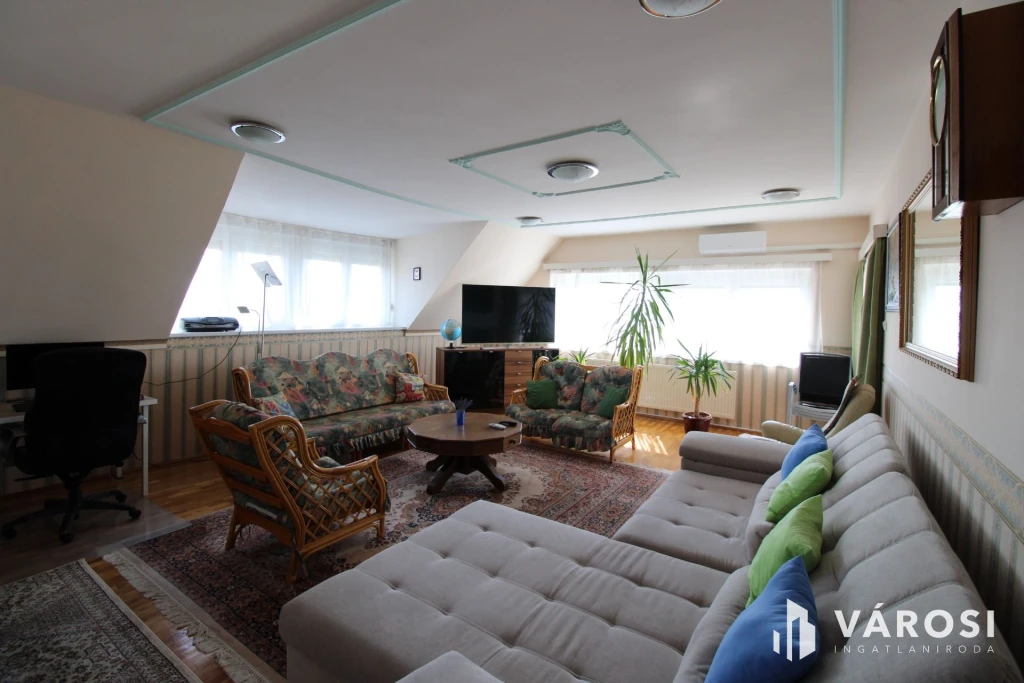 Kiadó egy 133 nm-s igényes lakás Alsóörsön
