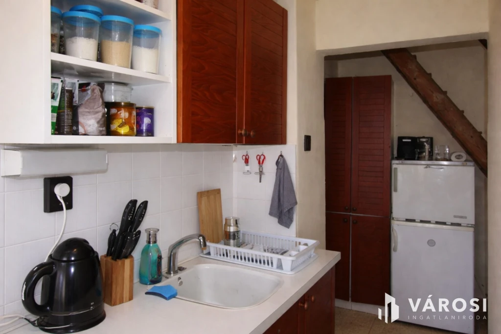 Alsóörsi retro nyaraló eladó