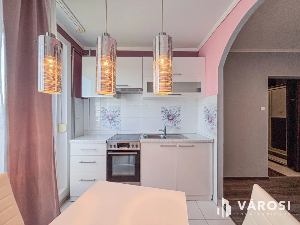 Tó melletti Felújított lakás eladó Győrben