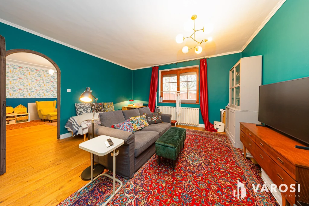 c3-1-name c2-1-name, Makó, Gerizdes