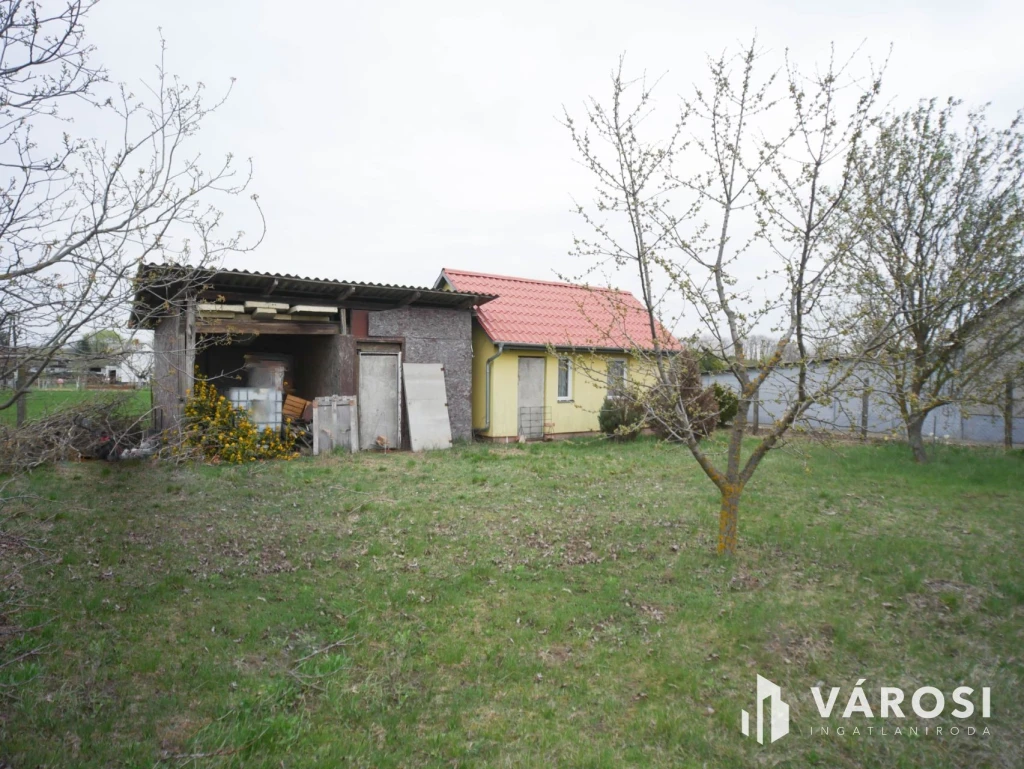 Sashegy pusztai hobbi kert házzal, csendes környezetben
