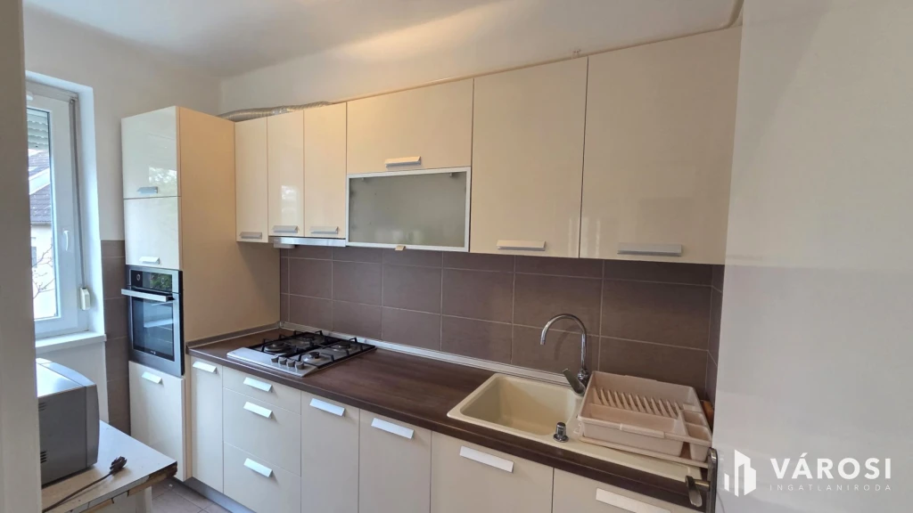 c3-2-name c2-19-name, Debrecen, Nagyerdőalja