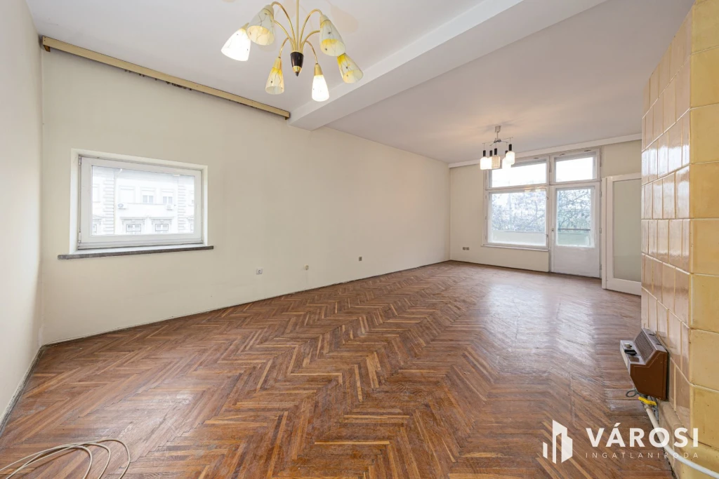 Belvárosi nappali + 1 (2) szobás