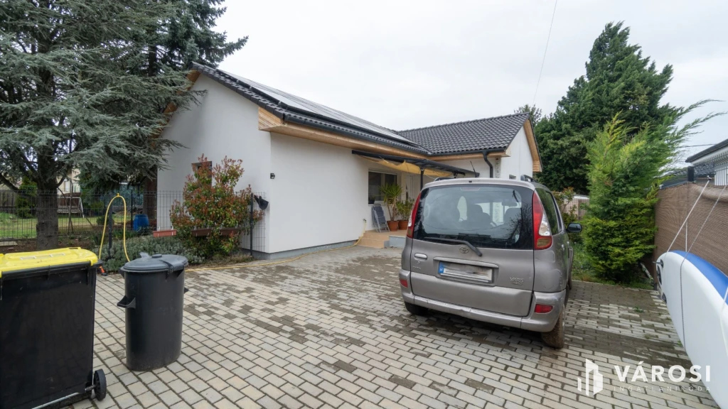 Két lakrészes családi ház Szabadifürdőn