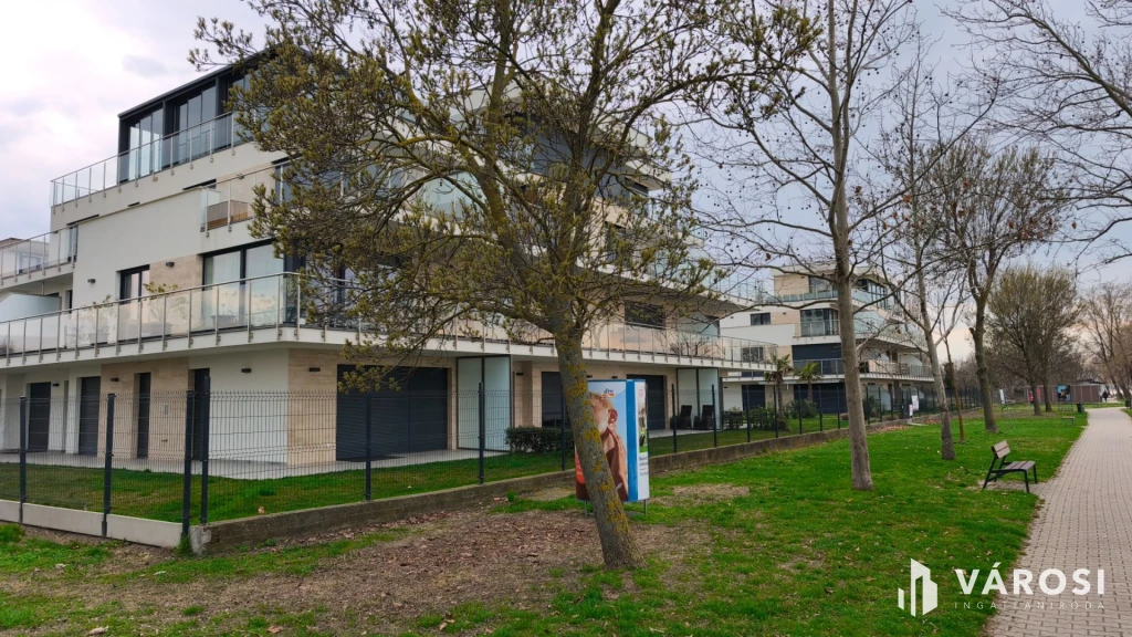 Örökpanorámás penthouse az Ezüstparton