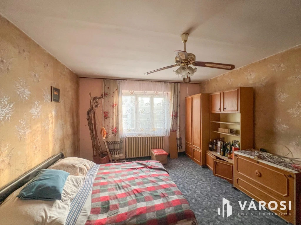 2 szobás felújítandó lakás, saját kazánnal