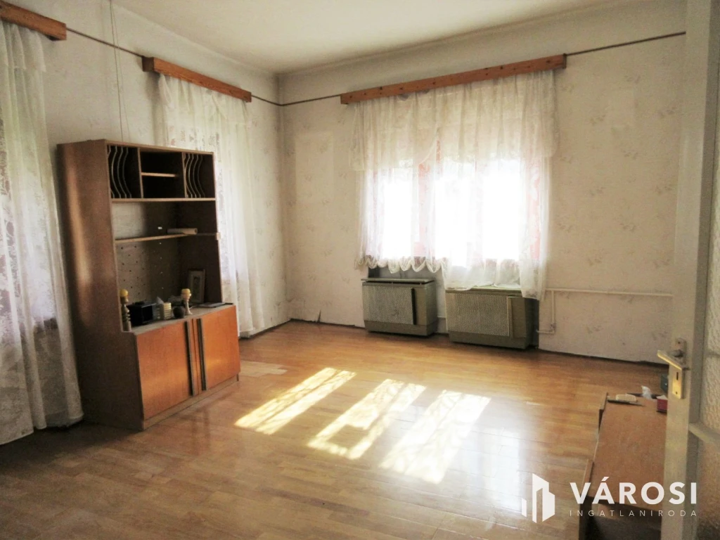 Orosházi társasház, GARÁZS az Árban!