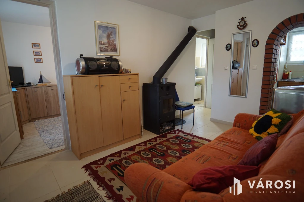 Fonyódligeten, felújított kis Nyaraló