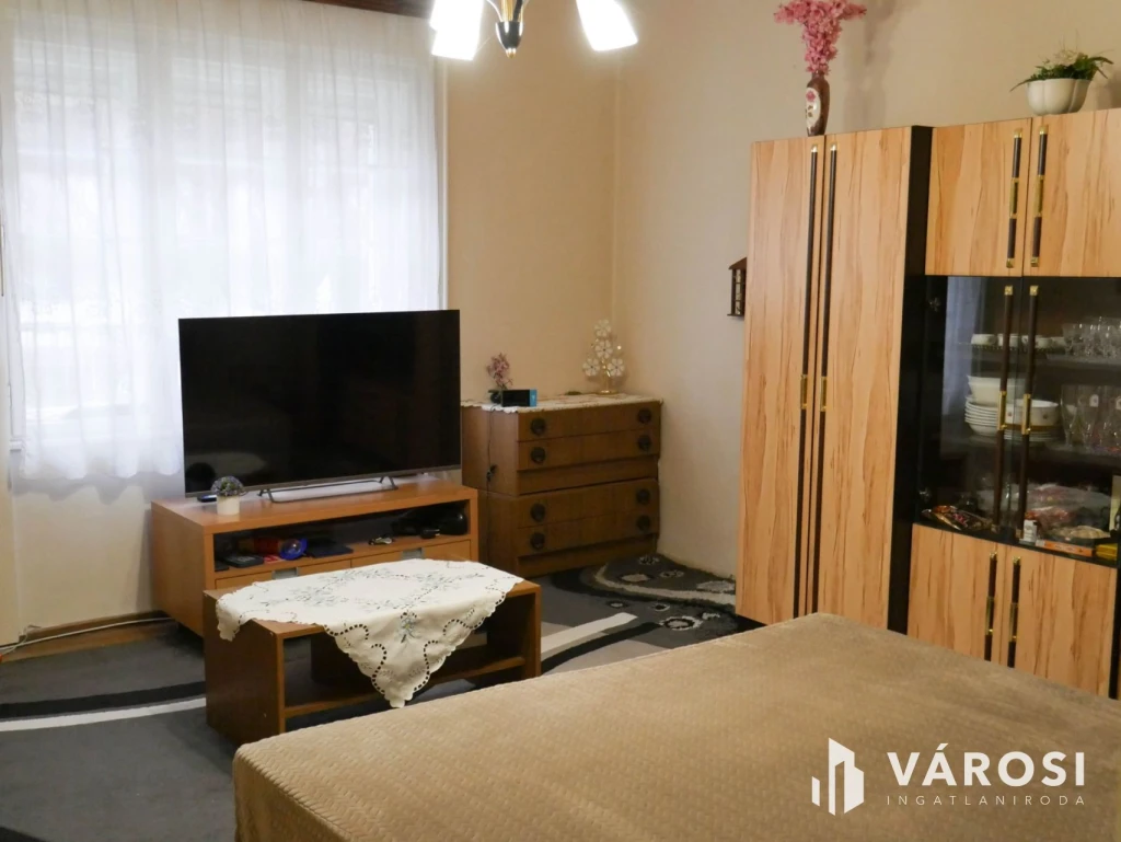 c3-1-name c2-1-name, Győr, Révfalu