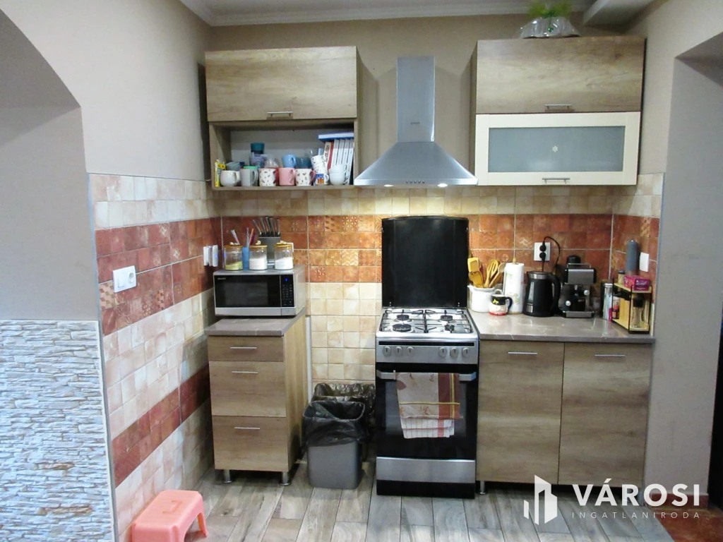 c3-1-name c2-1-name, Orosháza, Szőlő