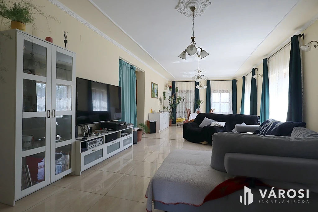 Tágas családi otthon hatalmas telekkel Mezőkövesden