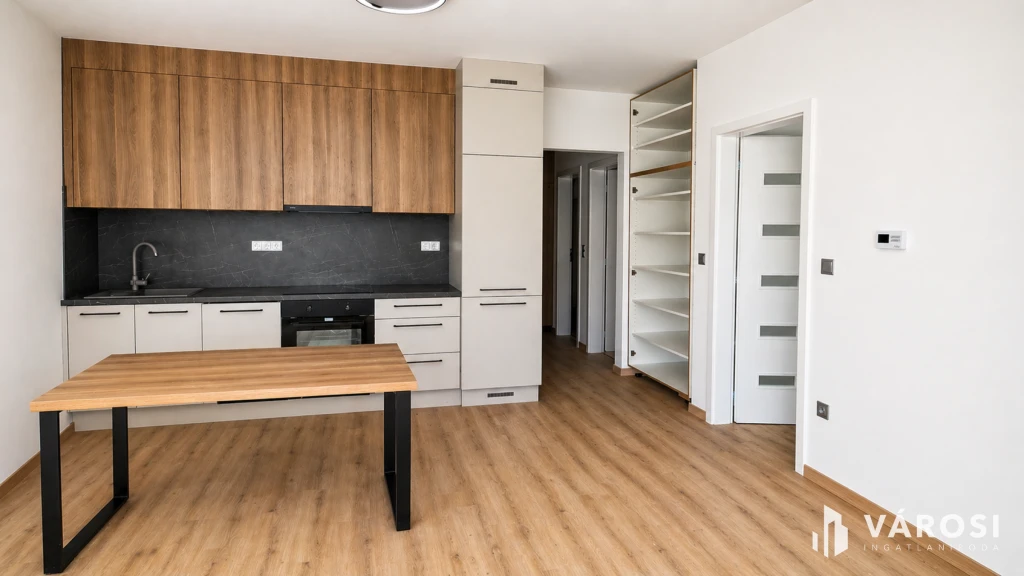 c3-1-name c2-19-name, Debrecen, Falóger