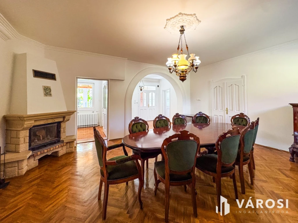 c3-1-name c2-1-name, Gyula, Belváros