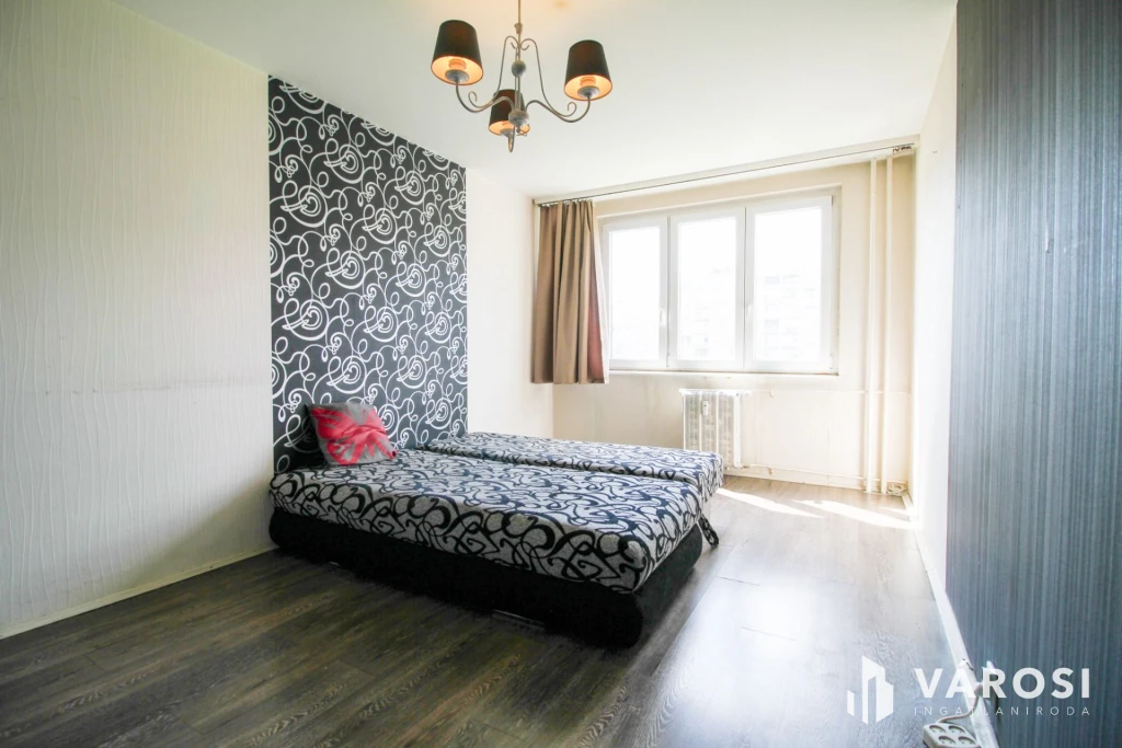 Három szobás panellakás kiadó Óbudán