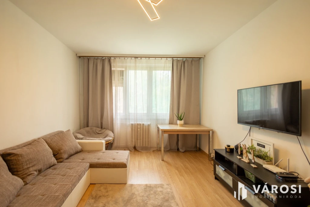 Felújított panelprogramos lakás a Liget közelében