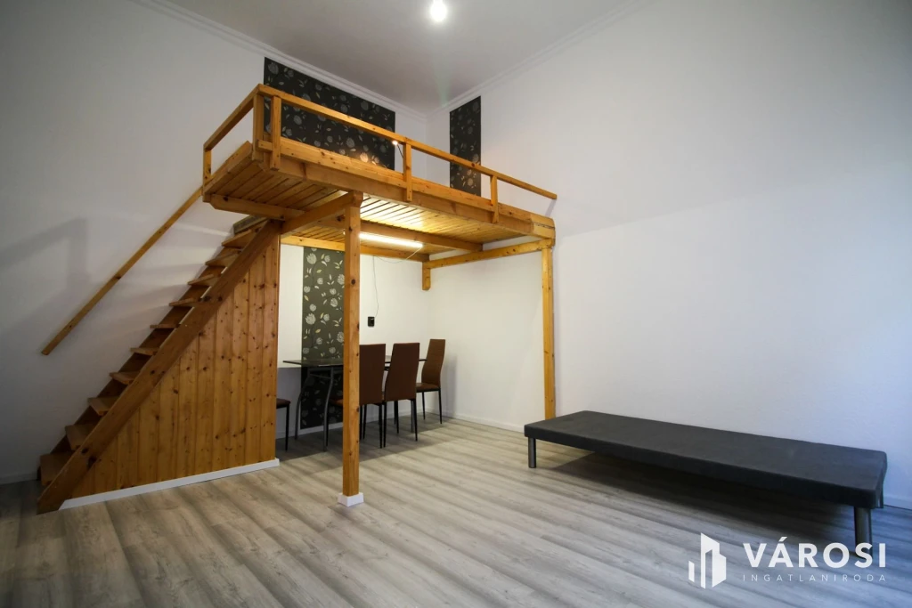 Galériás lakás kiadó a Kálvin tér közvetlen közelében