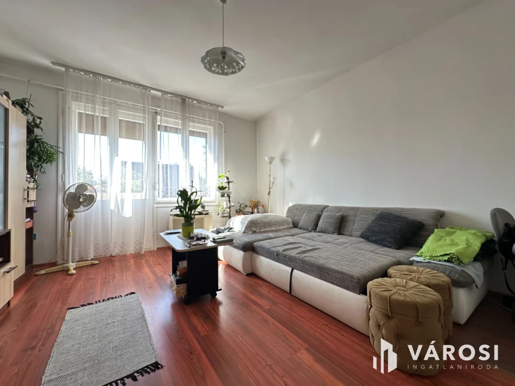 Szerpentin úton 1. emeleti, erkélyes lakás eladó!