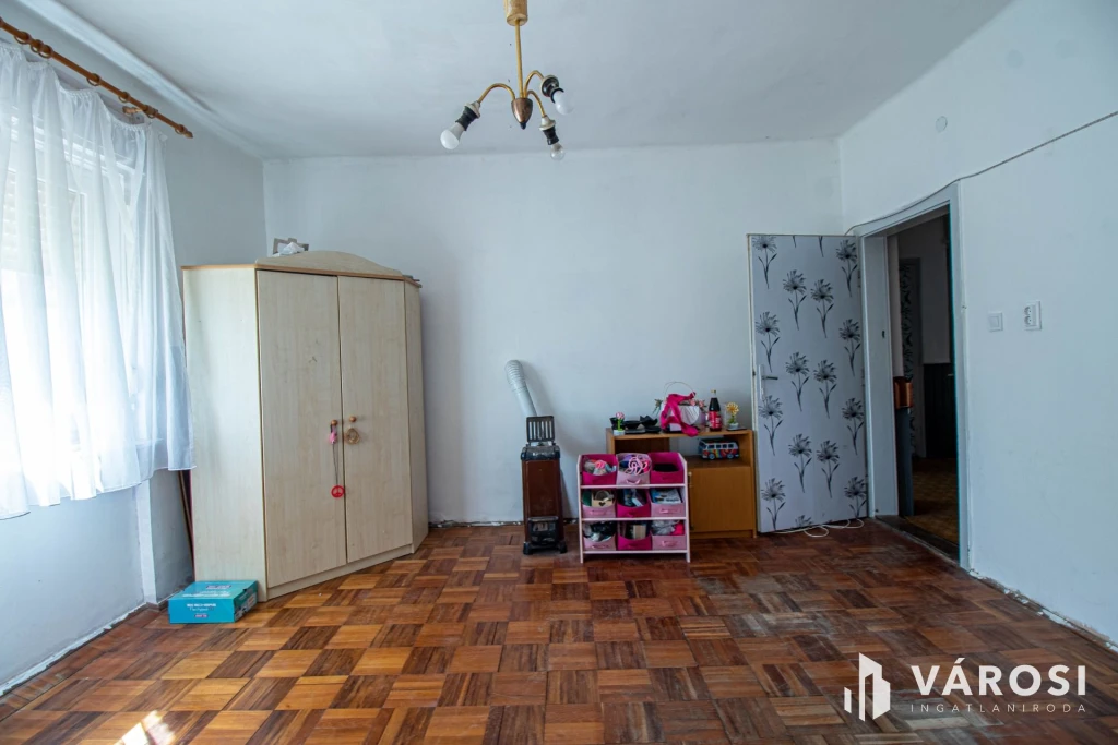 Jól alakítható családi ház Iklódbördőcén