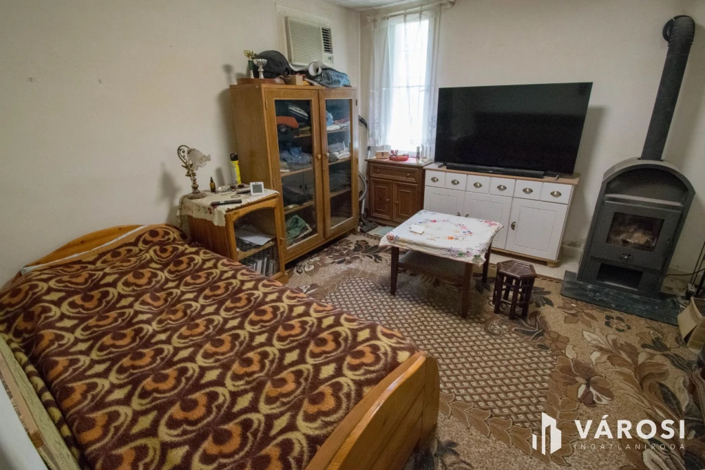 Eladó nyaraló + szomszédostelek Kalocsa–Meszesi Dunaparton!